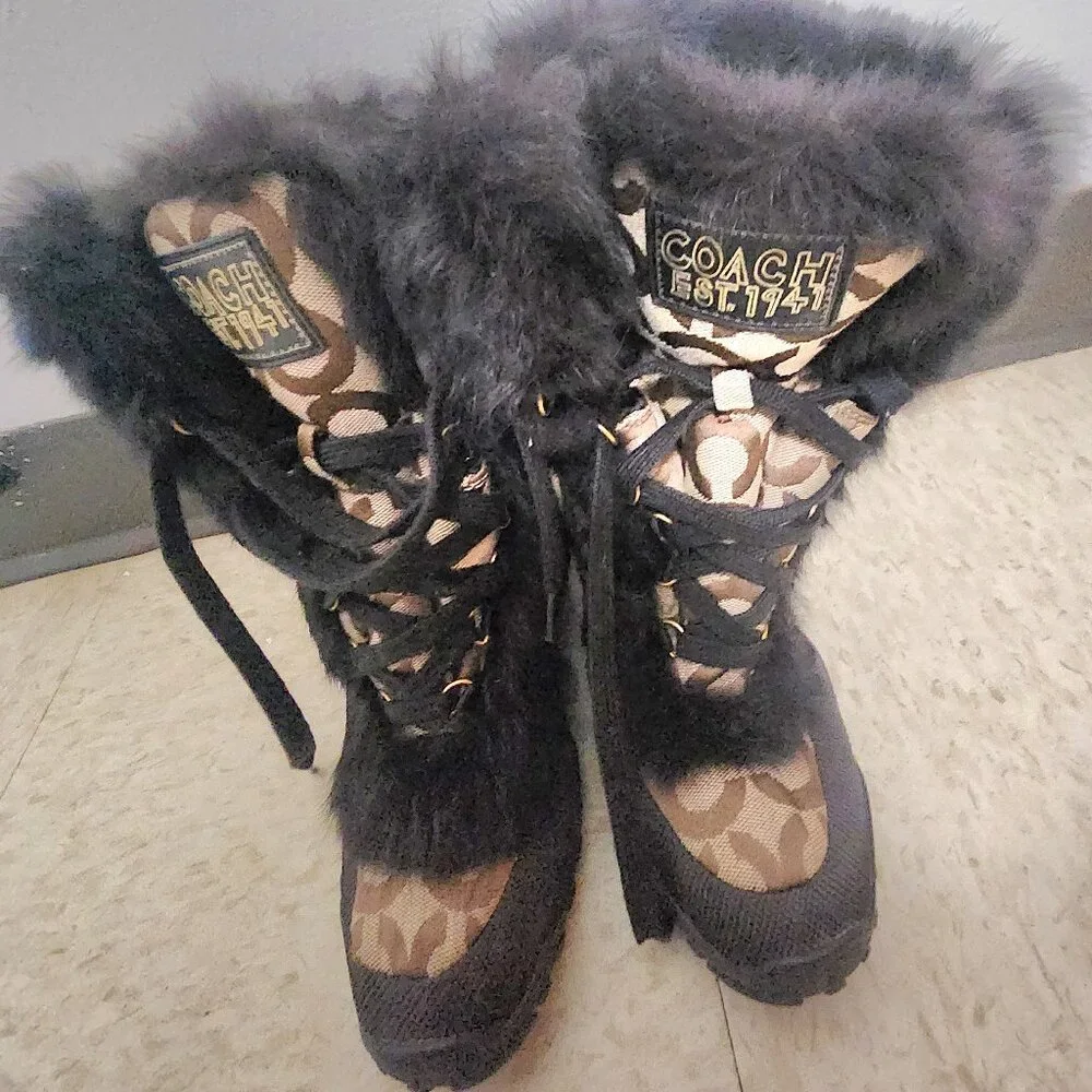 WNS Coach Boots Size 5B - Picture 5 of 5